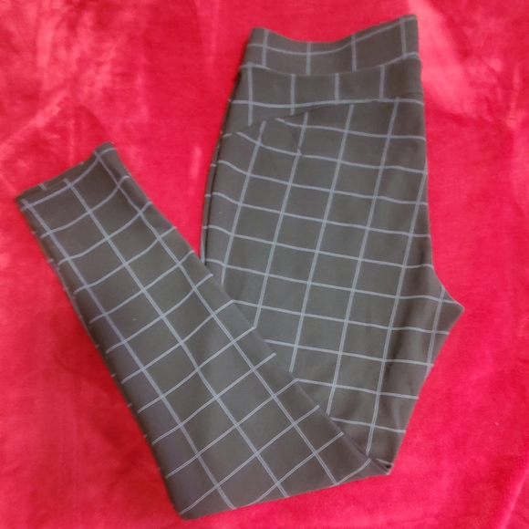 Dress pants - Picture 2 of 2